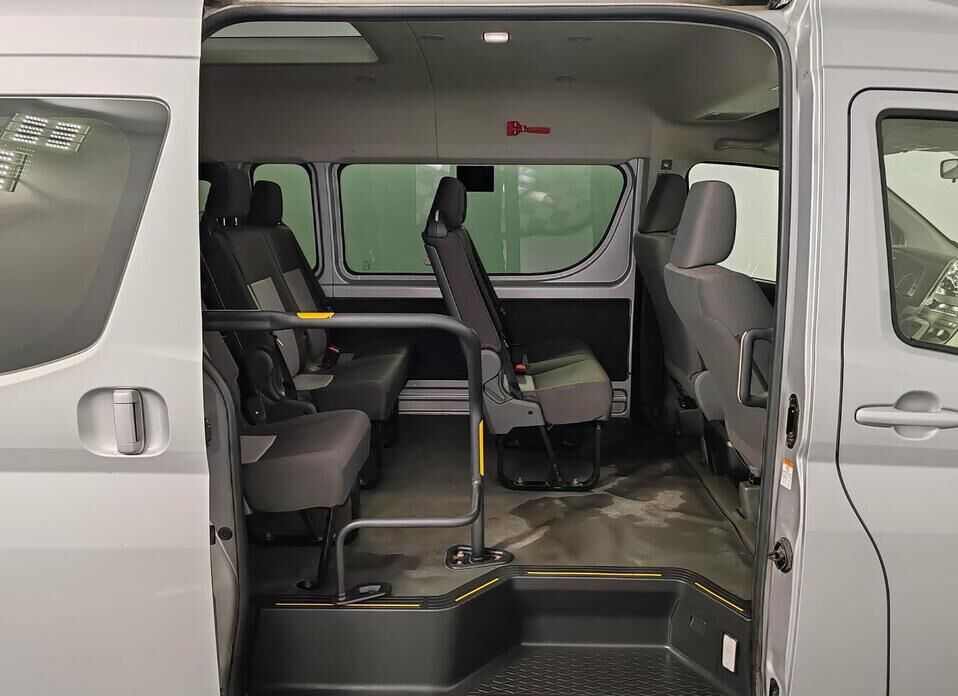Toyota HiAce 2.8d MT (150 л.с.)
