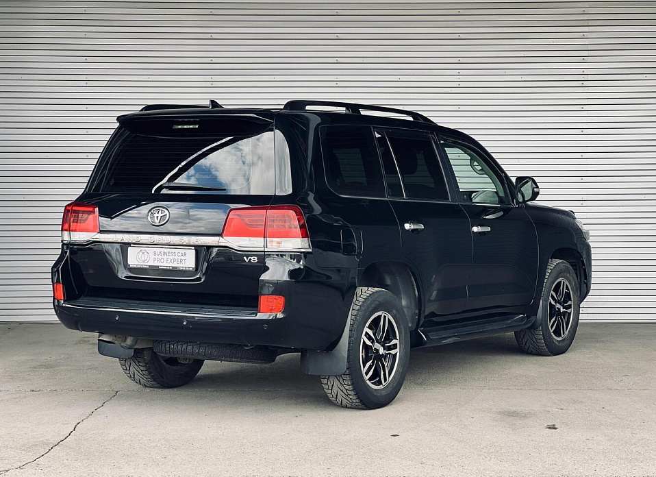 Toyota Land Cruiser, 200 Series Рестайлинг 2 4.5d AT (249 л.с.) 4WD