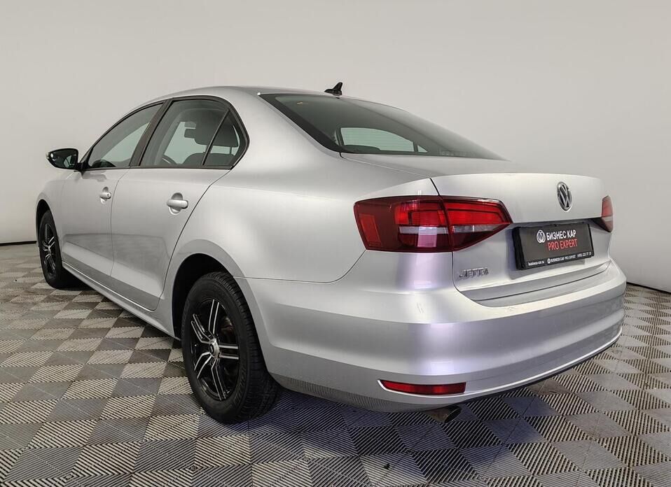 Volkswagen Jetta 1.6 AT (110 л.с.)