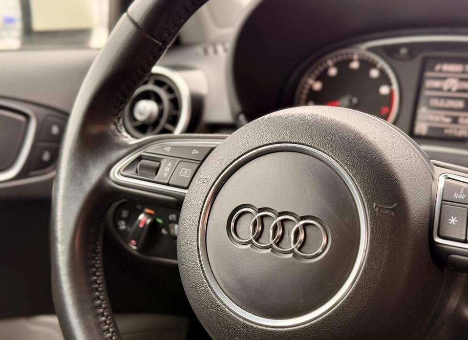 Audi A1, I (8X) 1.4 AMT (122 л.с.)