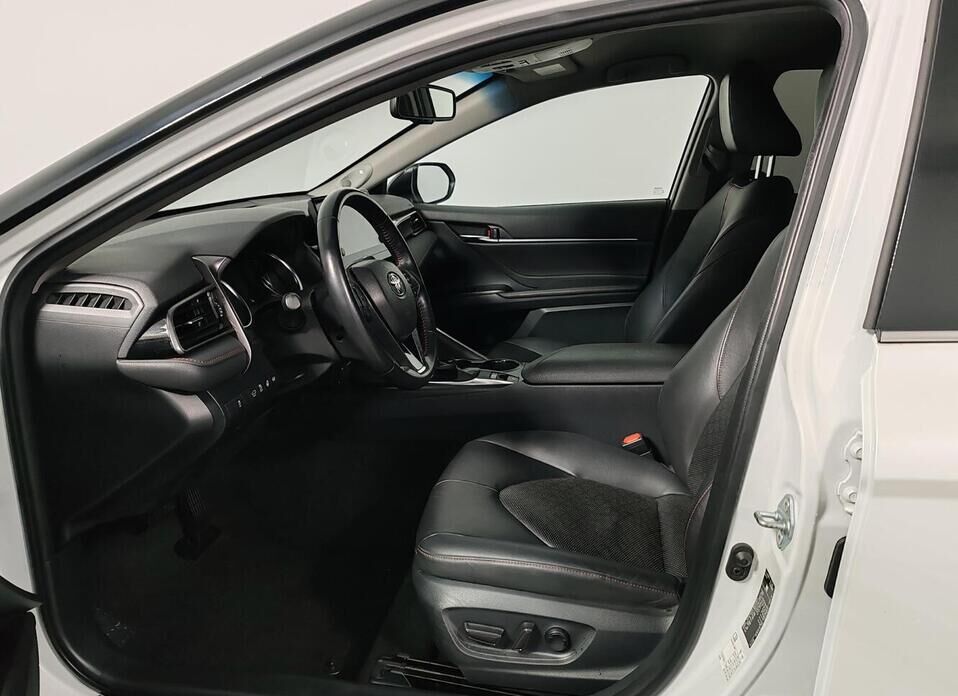 Toyota Camry, VIII (XV70) Рестайлинг 2.5 AT (200 л.с.)