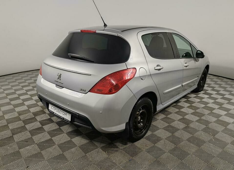 Peugeot 308 1.6 AT (120 л.с.)