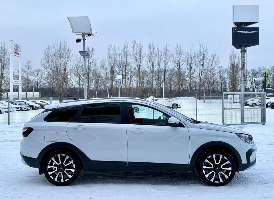 LADA (ВАЗ) Vesta, I Рестайлинг (NG) Cross 1.8 CVT (122 л.с.)