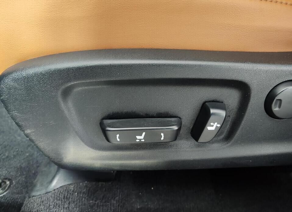 Lexus RX, IV Рестайлинг 300 2.0 AT (238 л.с.) 4WD