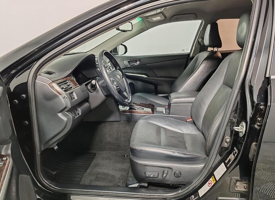 Toyota Camry, VII (XV50) Рестайлинг 2.5 AT (181 л.с.)