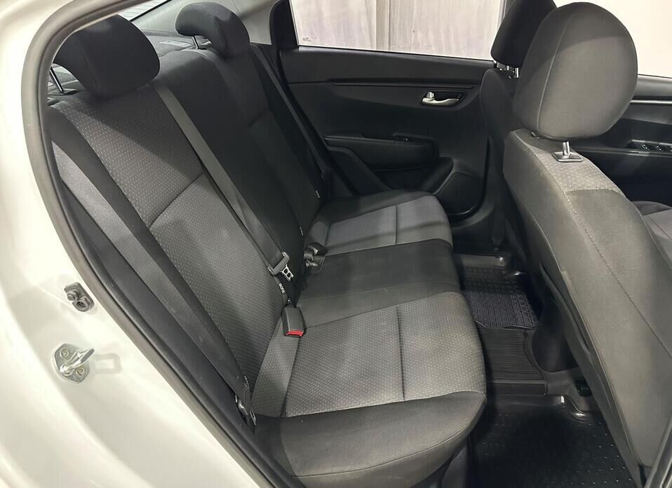 Kia Rio, IV Рестайлинг 1.6 AT (123 л.с.)