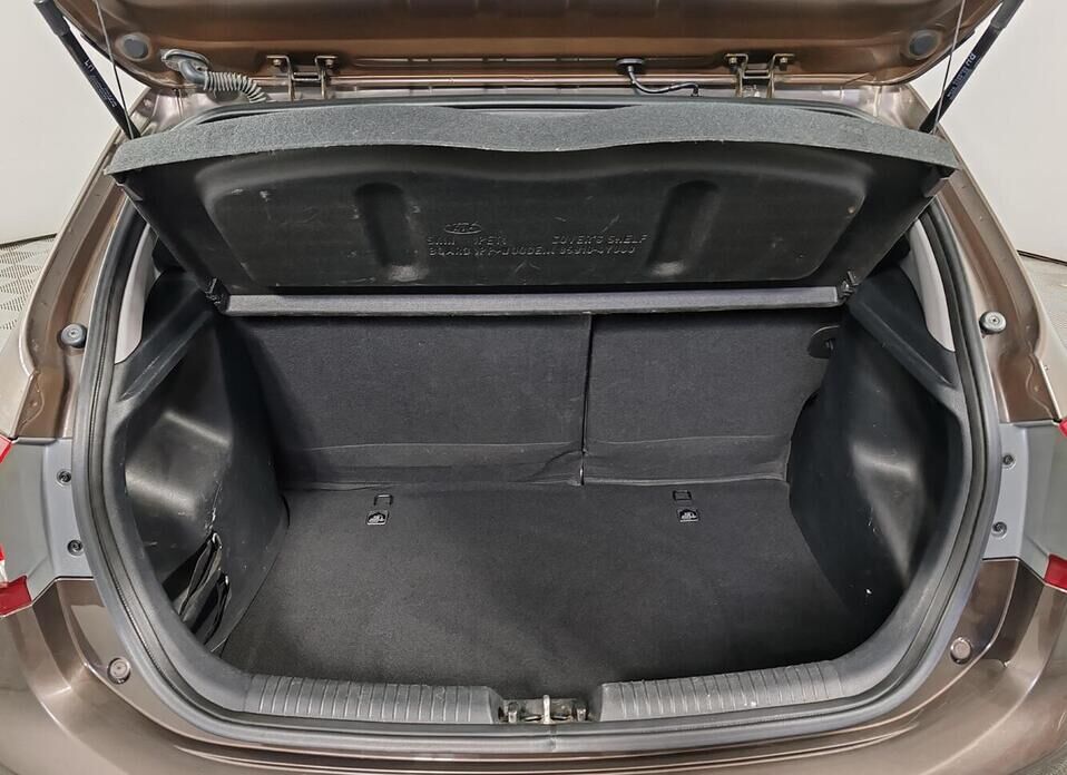 Kia Rio, III Рестайлинг 1.6 AT (123 л.с.)