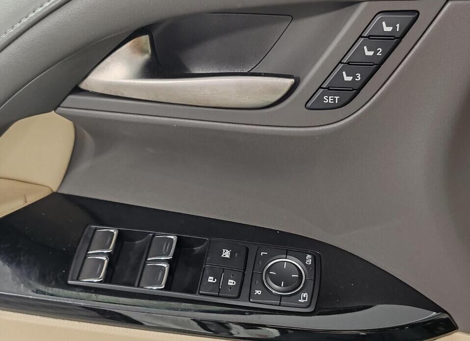 Lexus LX, III Рестайлинг 2 570 5.7 AT (367 л.с.) 4WD