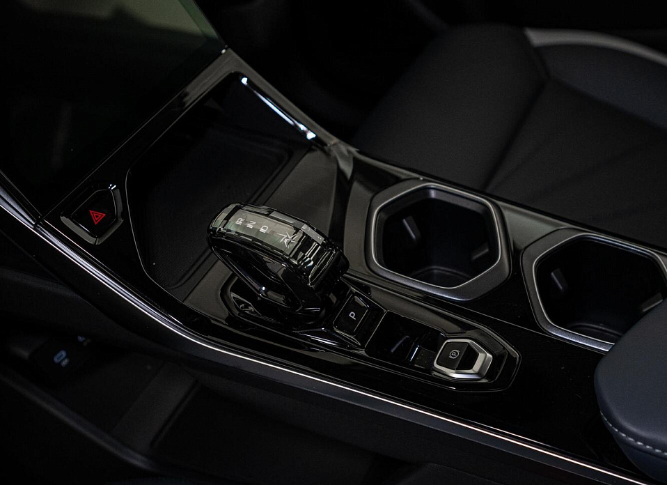 Geely Atlas, II 2.0 AT (200 л.с.) 4WD