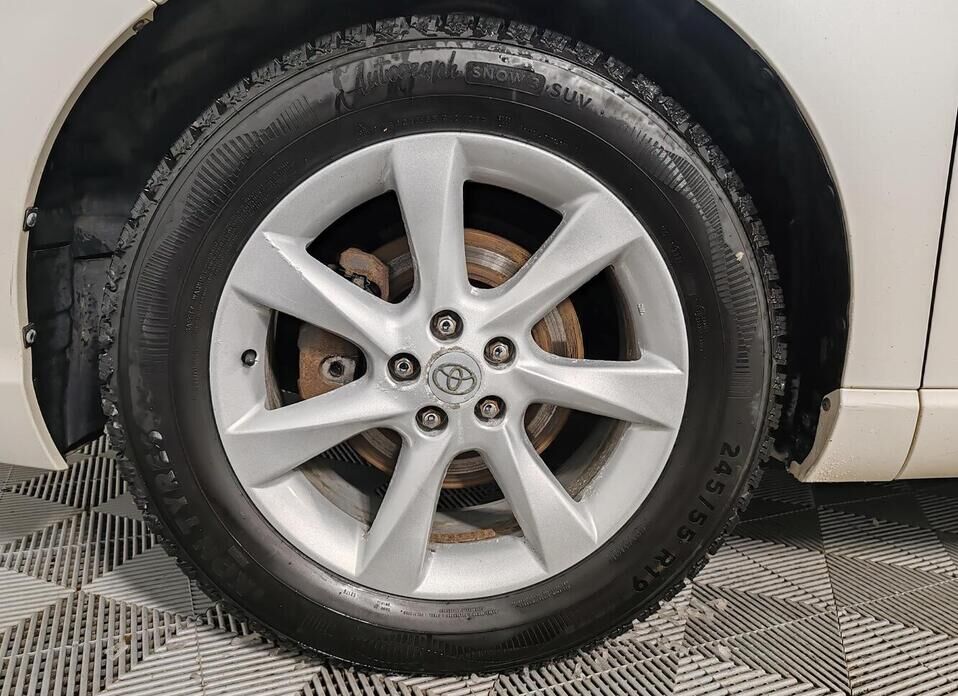 Toyota Venza, I Рестайлинг 2.7 AT (185 л.с.) 4WD