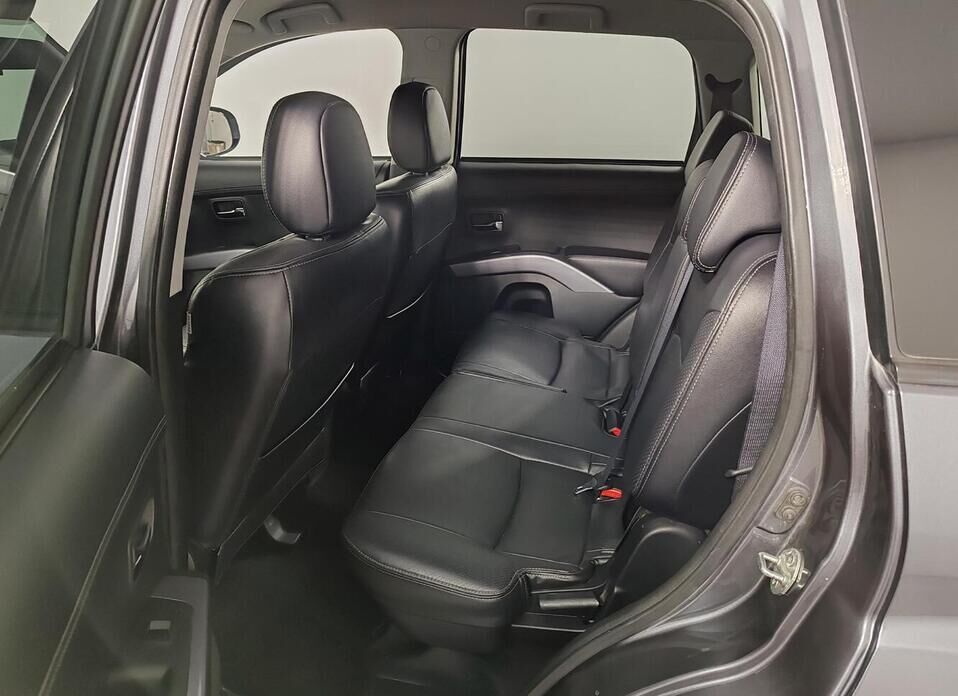Mitsubishi Outlander, II Рестайлинг 2.0 CVT (147 л.с.) 4WD