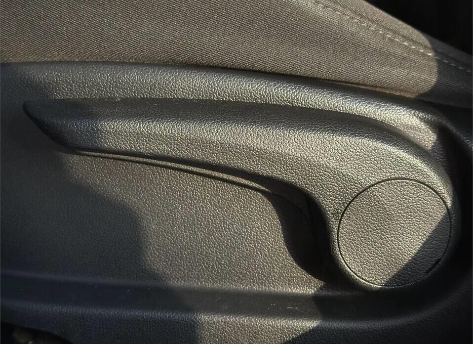 Hyundai Solaris, II Рестайлинг 1.6 MT (123 л.с.)