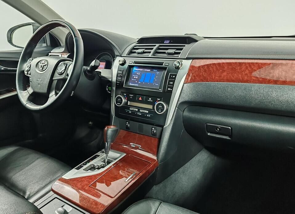 Toyota Camry, VII (XV50) 2.5 AT (181 л.с.)