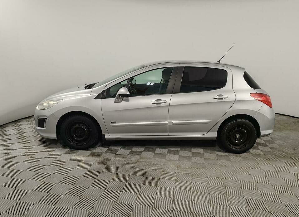 Peugeot 308 1.6 AT (120 л.с.)
