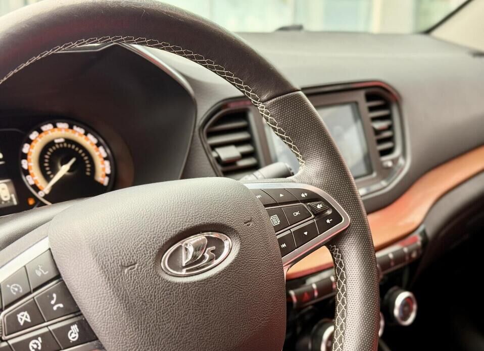 LADA (ВАЗ) Vesta, I Рестайлинг (NG) Cross 1.6 MT (106 л.с.)