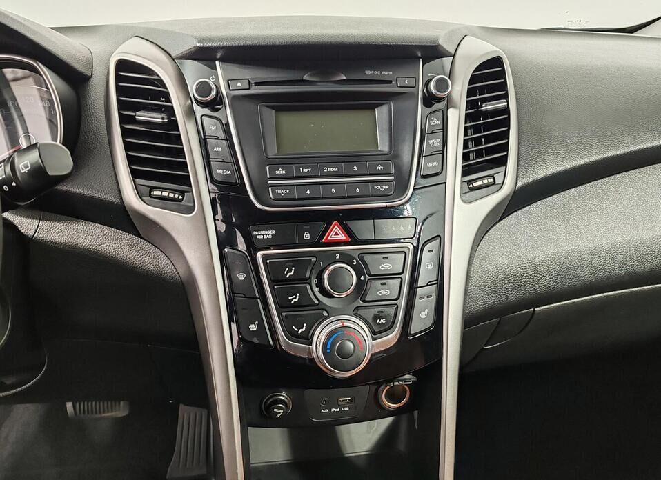 Hyundai i30, II Рестайлинг 1.6 AT (130 л.с.)