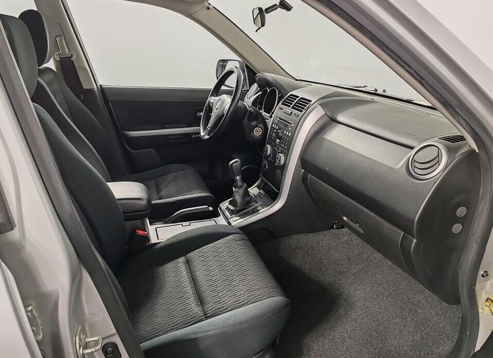 Suzuki Grand Vitara, III Рестайлинг 2 2.0 MT (140 л.с.) 4WD