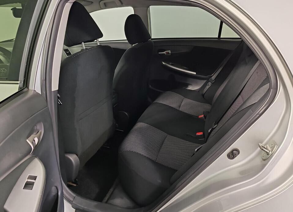 Toyota Corolla 1.6 AT (124 л.с.)