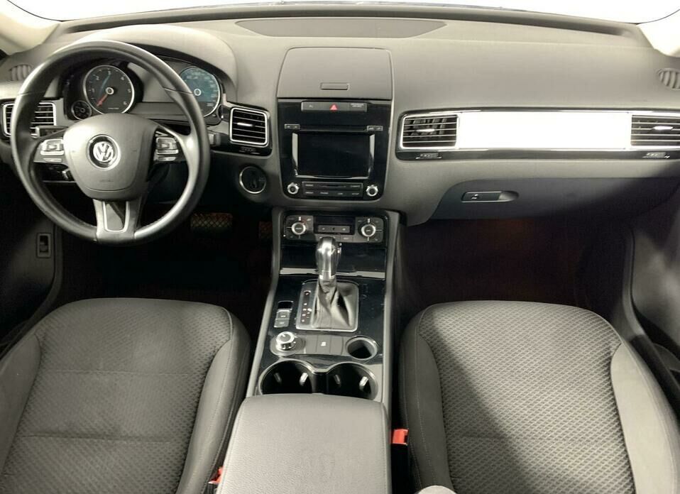 Volkswagen Touareg 3.0d AT (204 л.с.) 4WD