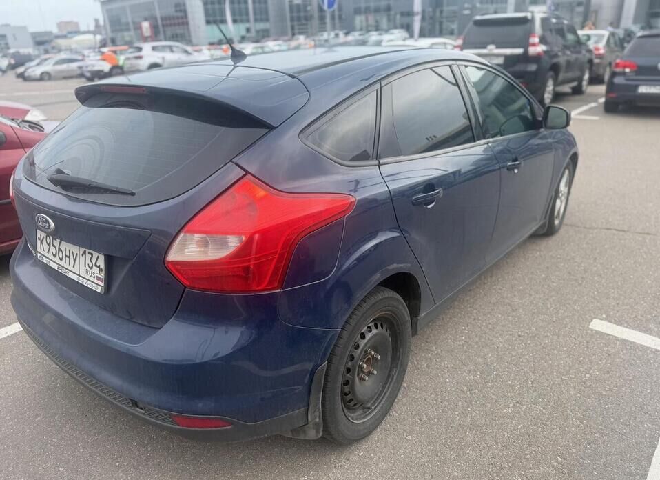 Ford Focus 1.6 MT (105 л.с.)