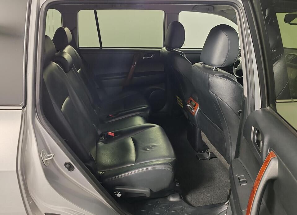 Toyota Highlander 3.5 AT (273 л.с.) 4WD