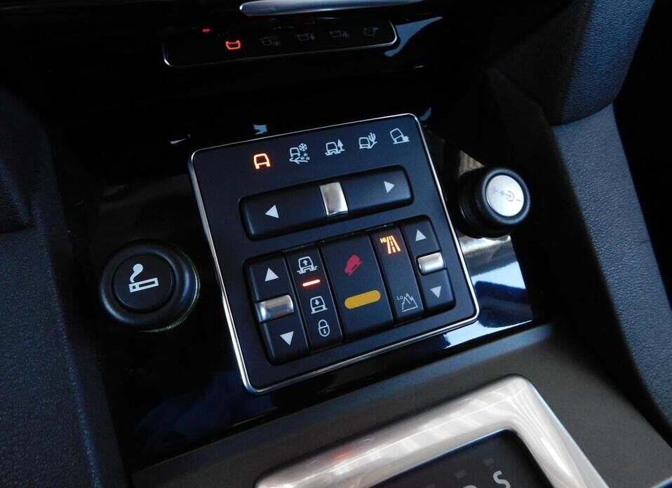 Land Rover Discovery 3.0d AT (211 л.с.) 4WD