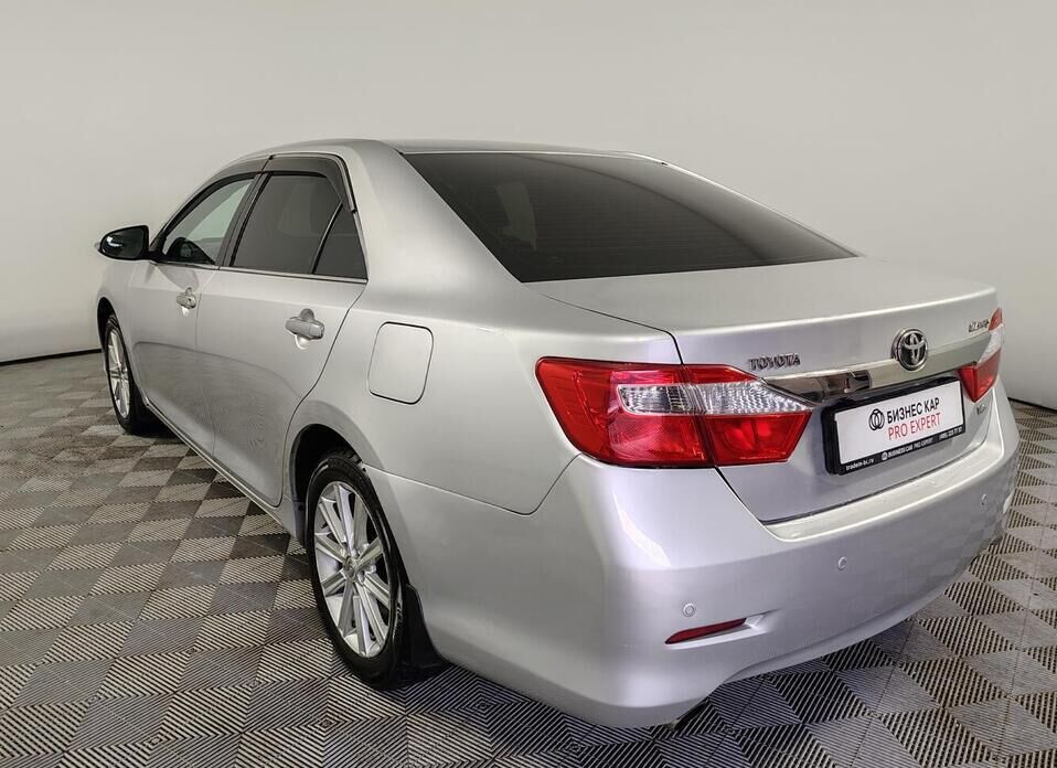 Toyota Camry 3.5 AT (249 л.с.)