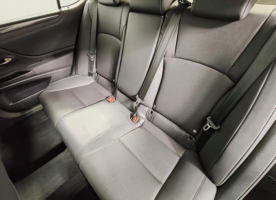 Lexus ES, VII 250 2.5 AT (200 л.с.)