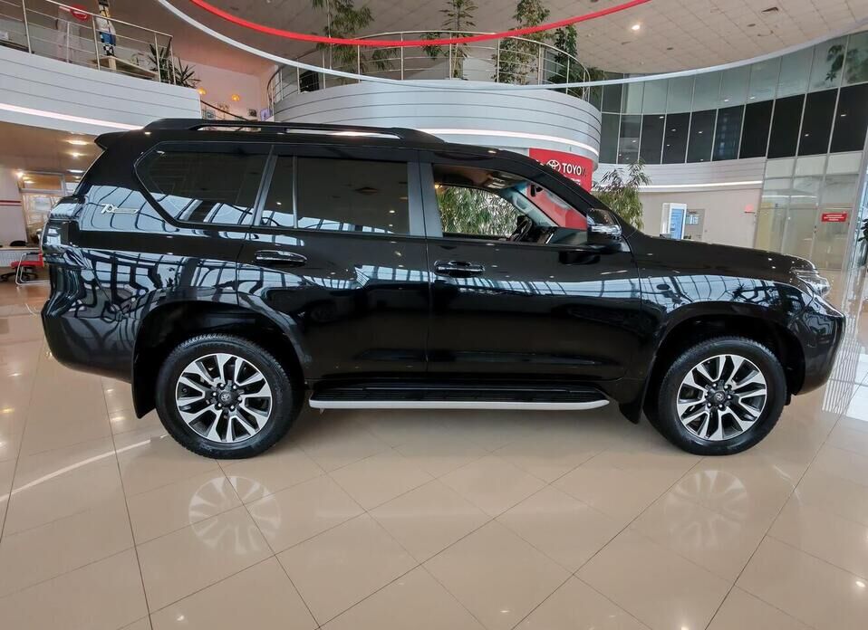 Toyota Land Cruiser Prado, 150 Series Рестайлинг 3 2.8d AT (200 л.с.) 4WD