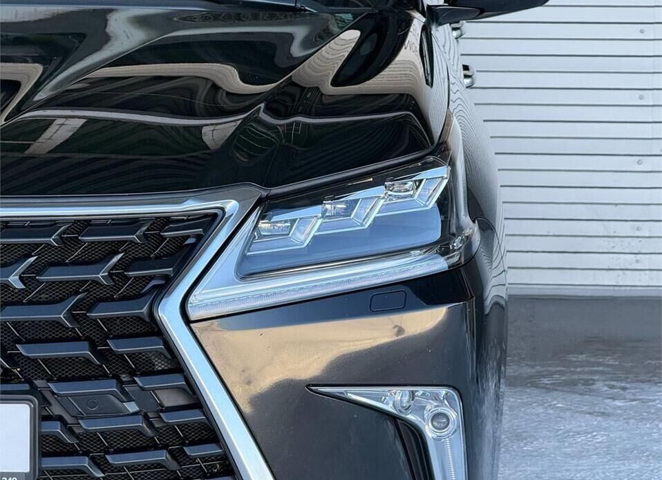 Lexus LX, III Рестайлинг 2 570 5.7 AT (367 л.с.) 4WD