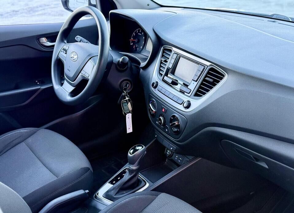 Hyundai Solaris, II 1.6 AT (123 л.с.)