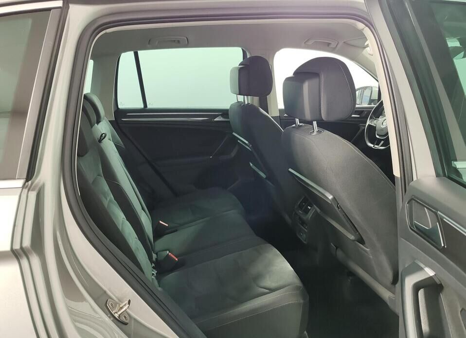 Volkswagen Tiguan, II 2.0 AMT (180 л.с.) 4WD
