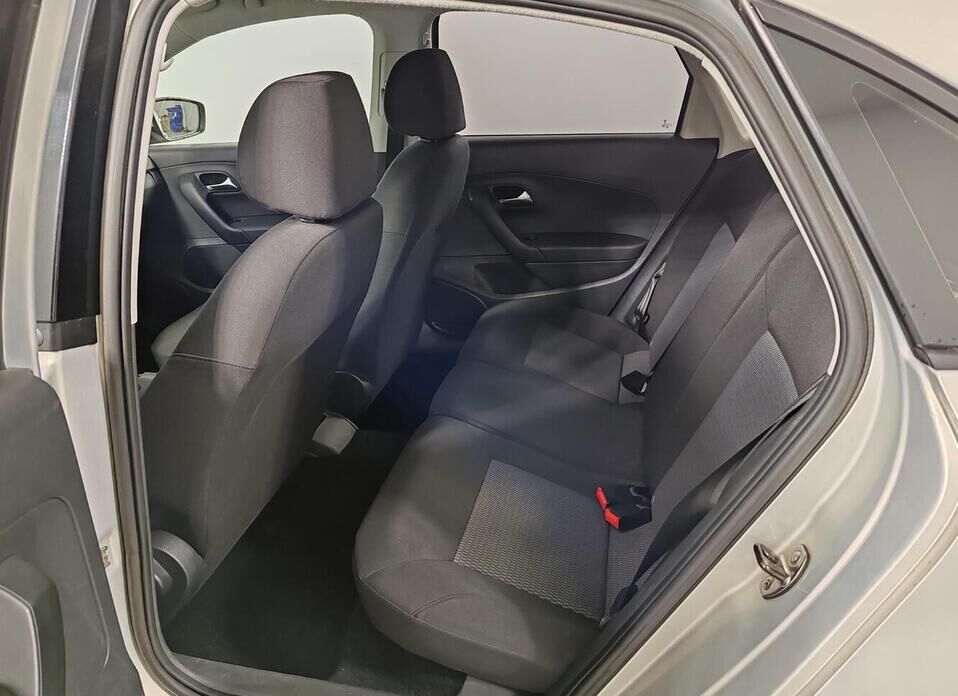 Volkswagen Polo 1.6 MT (105 л.с.)