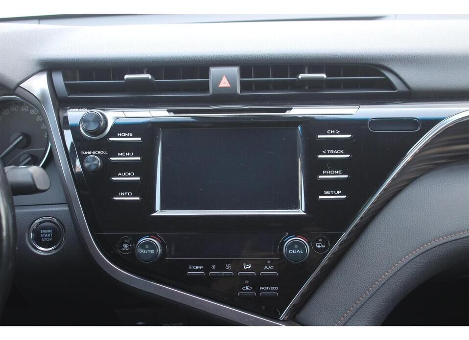 Toyota Camry, VIII (XV70) 2.5 AT (181 л.с.)