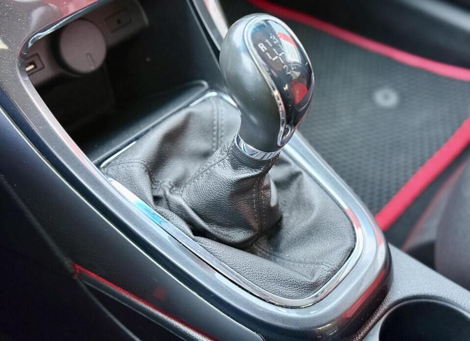 Opel Astra, J Рестайлинг 1.6 MT (115 л.с.)