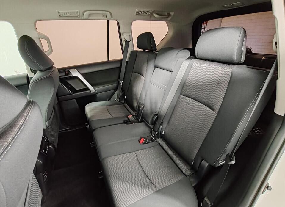 Toyota Land Cruiser Prado 2.8d AT (200 л.с.) 4WD