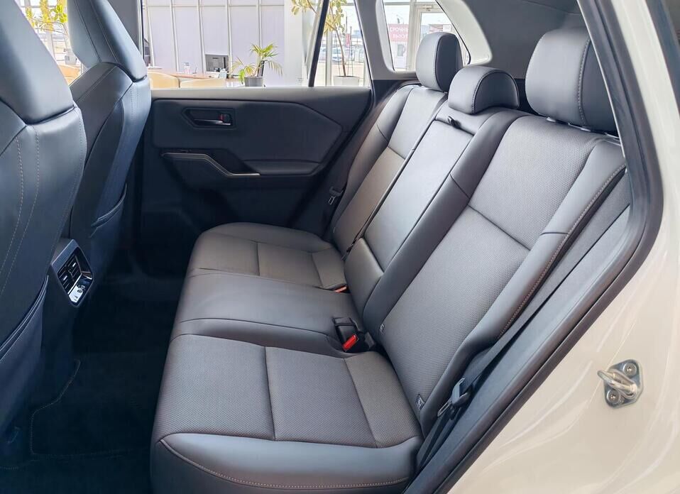 Toyota RAV4, VI (XA60) 2.0 CVT (171 л.с.) 4WD