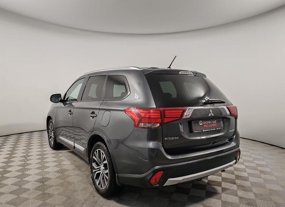 Mitsubishi Outlander, III Рестайлинг 2 2.4 CVT (167 л.с.) 4WD