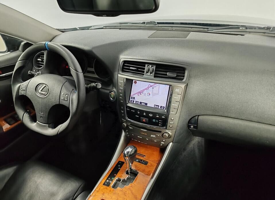Lexus IS 250 2.5 AT (208 л.с.)