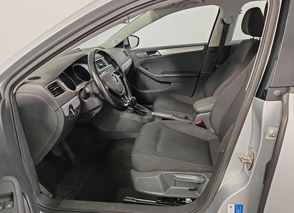 Volkswagen Jetta 1.6 AT (110 л.с.)