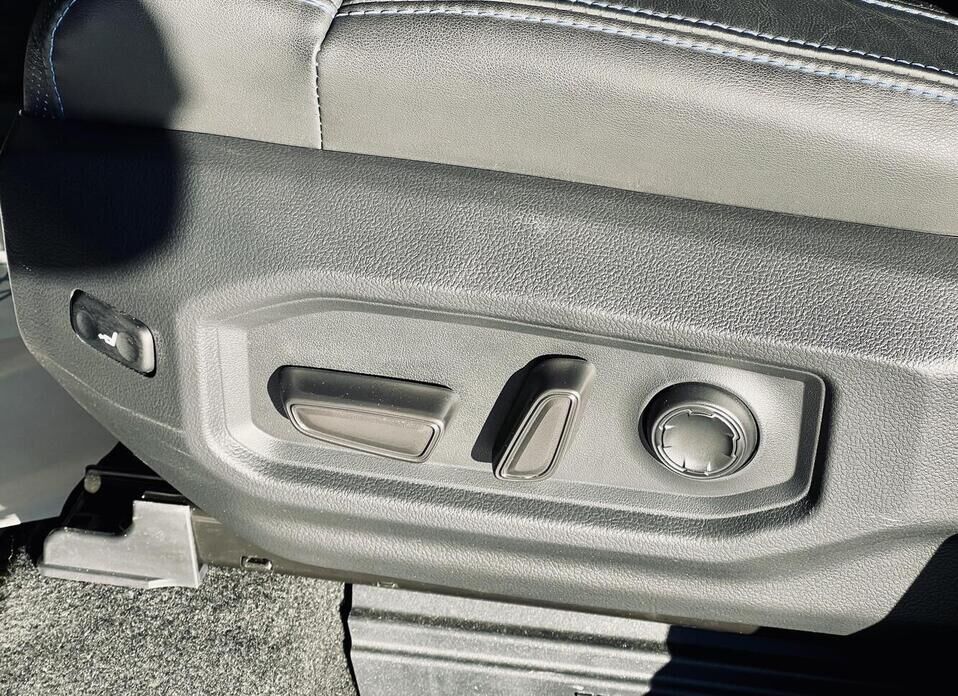 Toyota Sequoia, III 3.5hyb AT (437 л.с.) 4WD