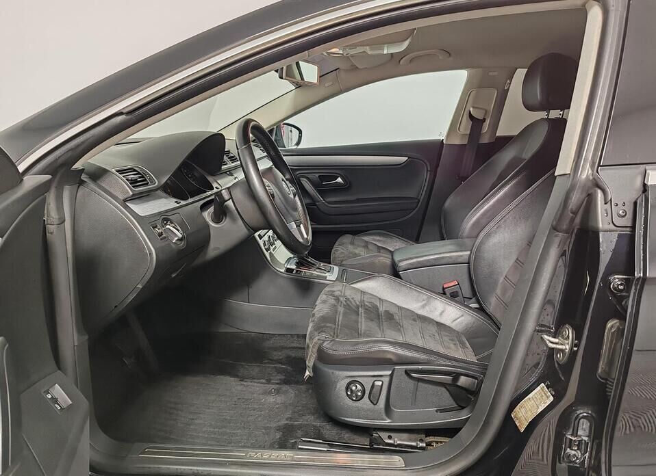 Volkswagen Passat CC 1.8 AMT (152 л.с.)