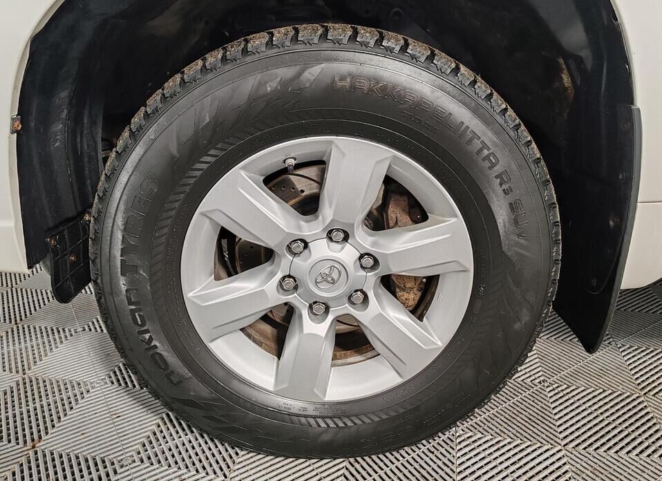 Toyota Land Cruiser Prado, 150 Series Рестайлинг 1 2.8d AT (177 л.с.) 4WD