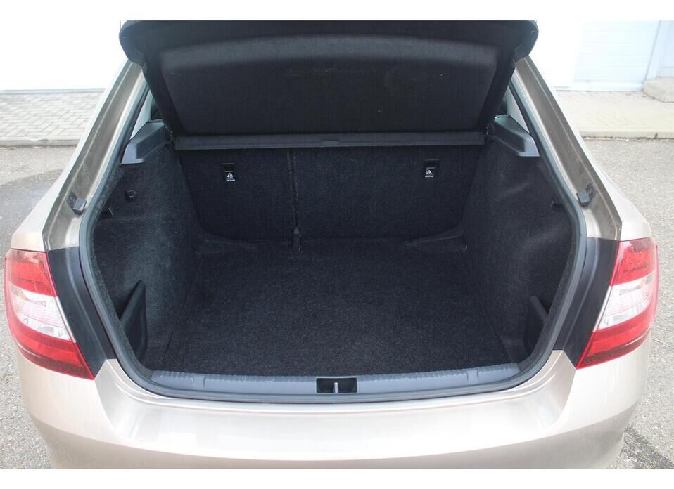 Skoda Rapid 1.6 AT (110 л.с.)