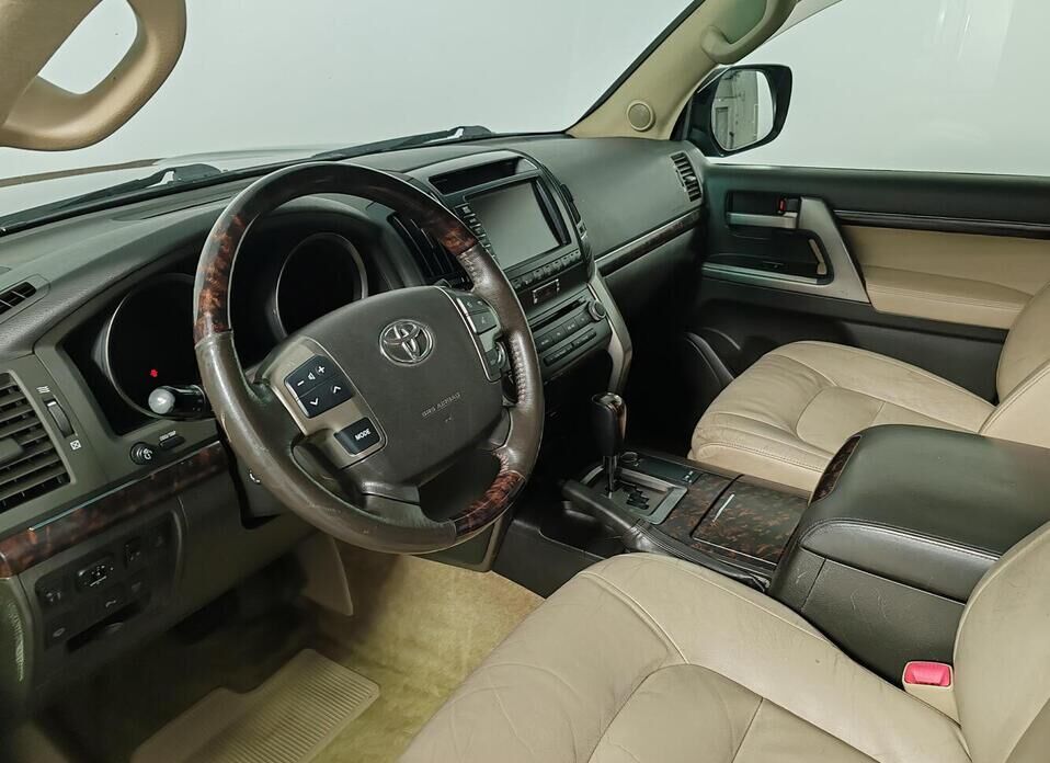 Toyota Land Cruiser, 200 Series 4.5d AT (235 л.с.) 4WD