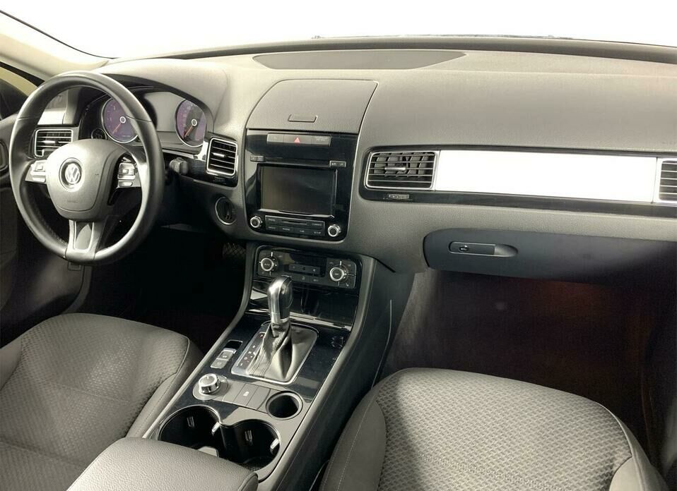 Volkswagen Touareg 3.0d AT (204 л.с.) 4WD
