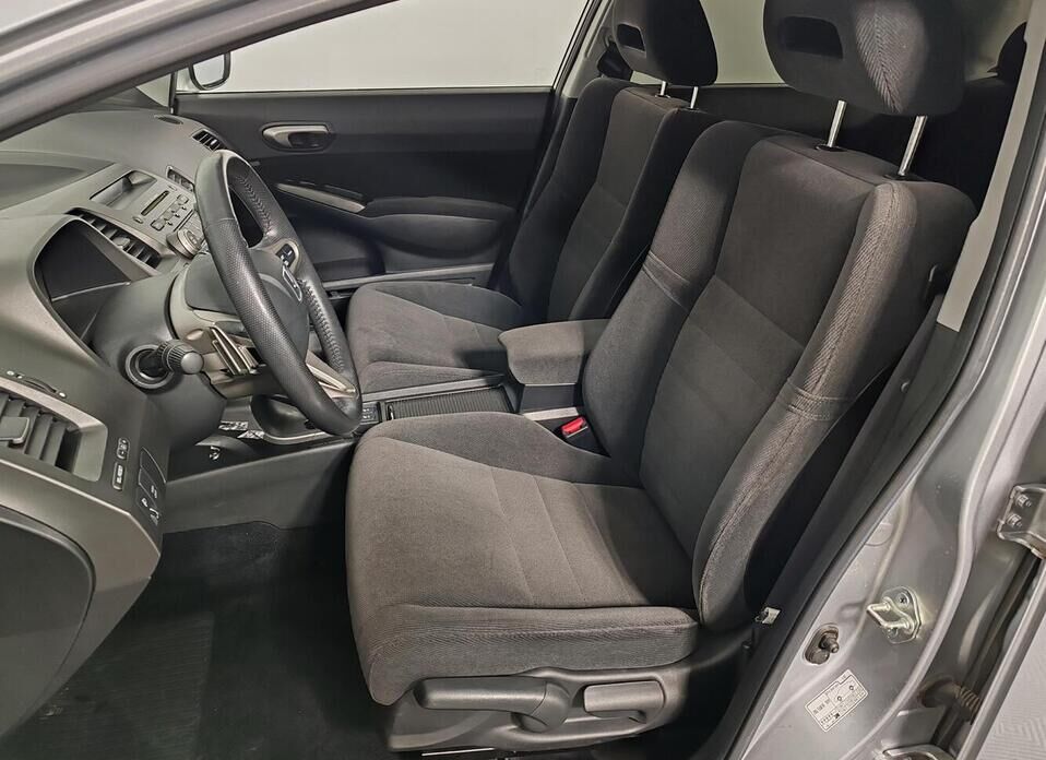 Honda Civic, VIII 1.8 AT (140 л.с.)