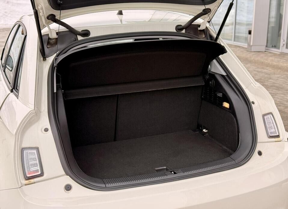 Audi A1, I (8X) 1.4 AMT (122 л.с.)