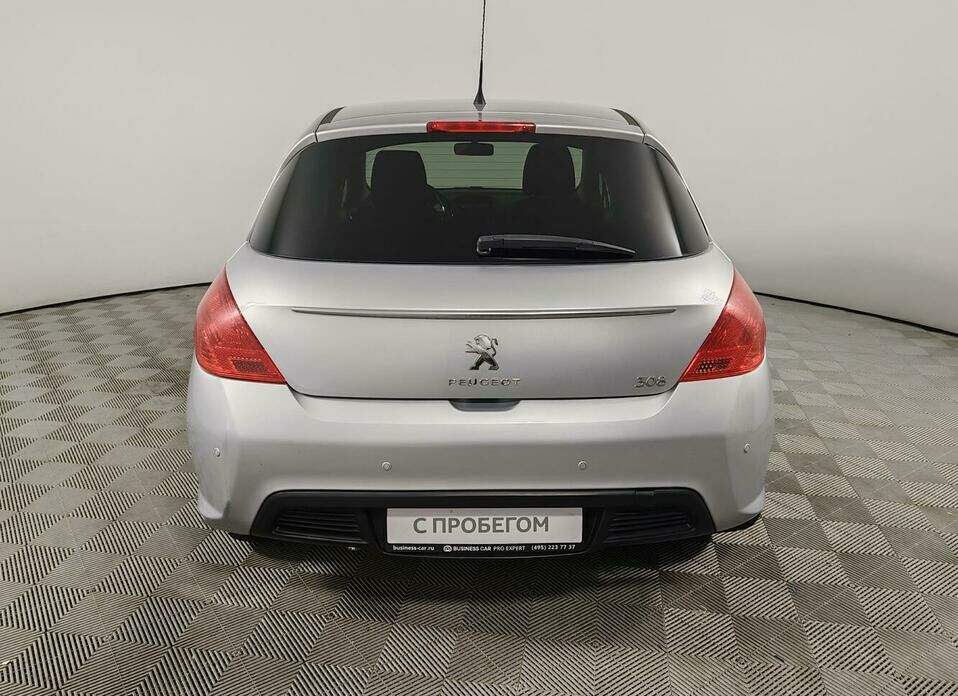Peugeot 308 1.6 AT (120 л.с.)