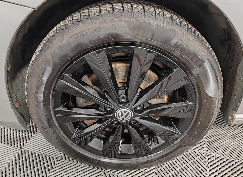 Volkswagen Polo 1.4 AMT (125 л.с.)
